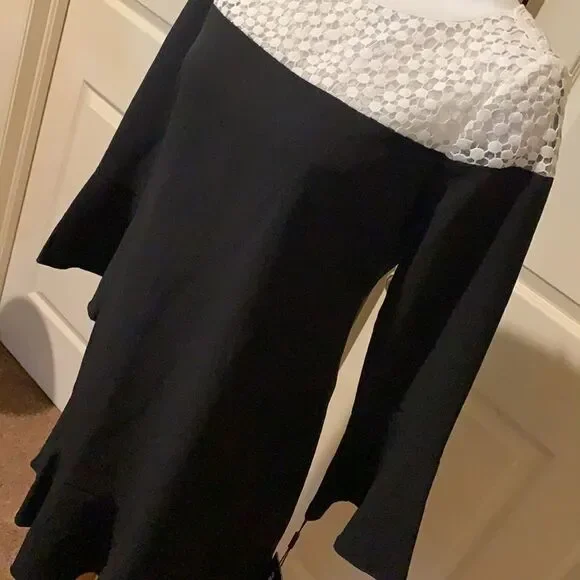 Karl Lagerfeld Classy tulip sleeve with lace neckline accent. Brand new - Picture 4 of 15